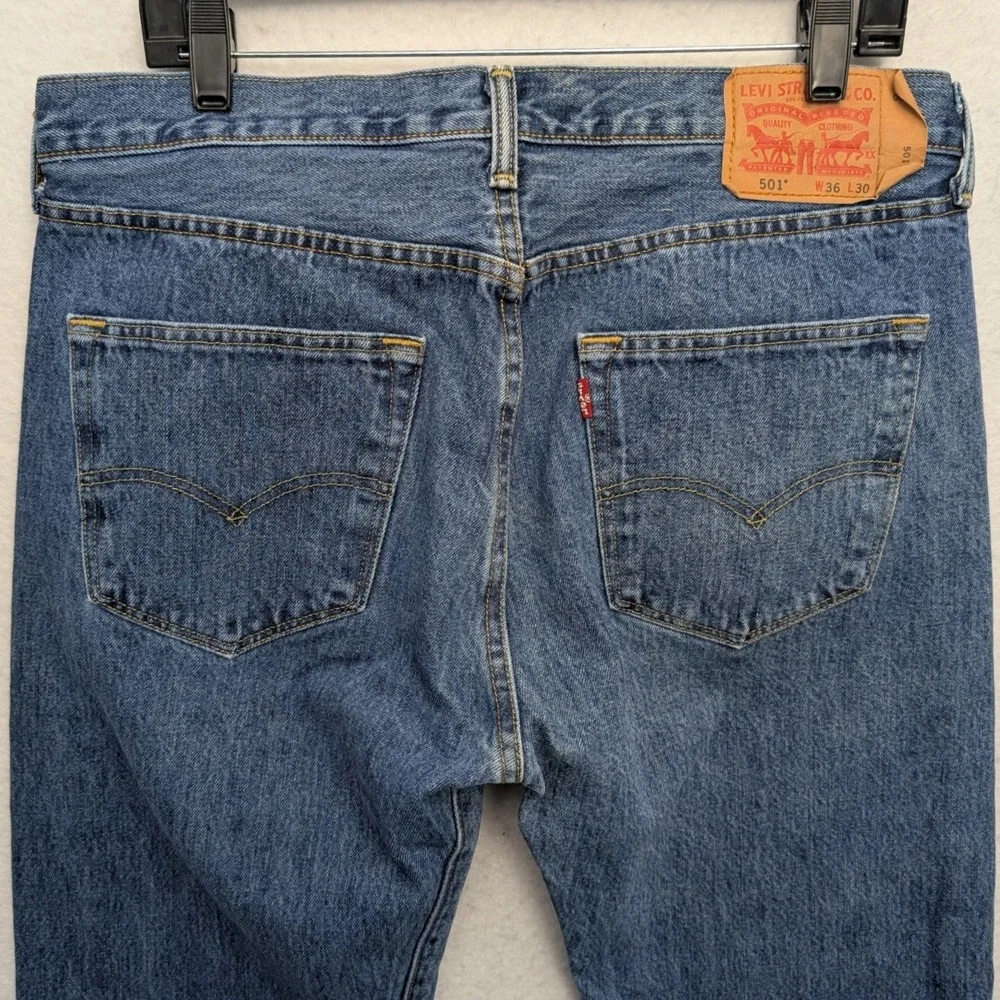 Levi's‎ 501 Original Fit Jeans Mens 36x30 Medium Wash Blue Button Fly Denim 0193